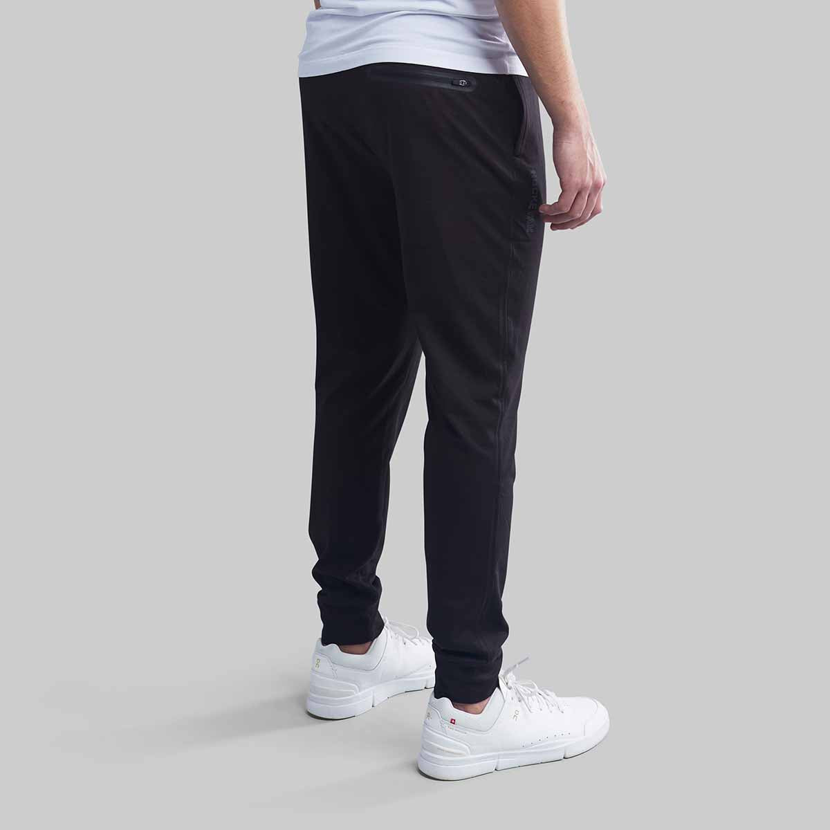 BLACK PERFORMANCE FLEECE JOGGERS