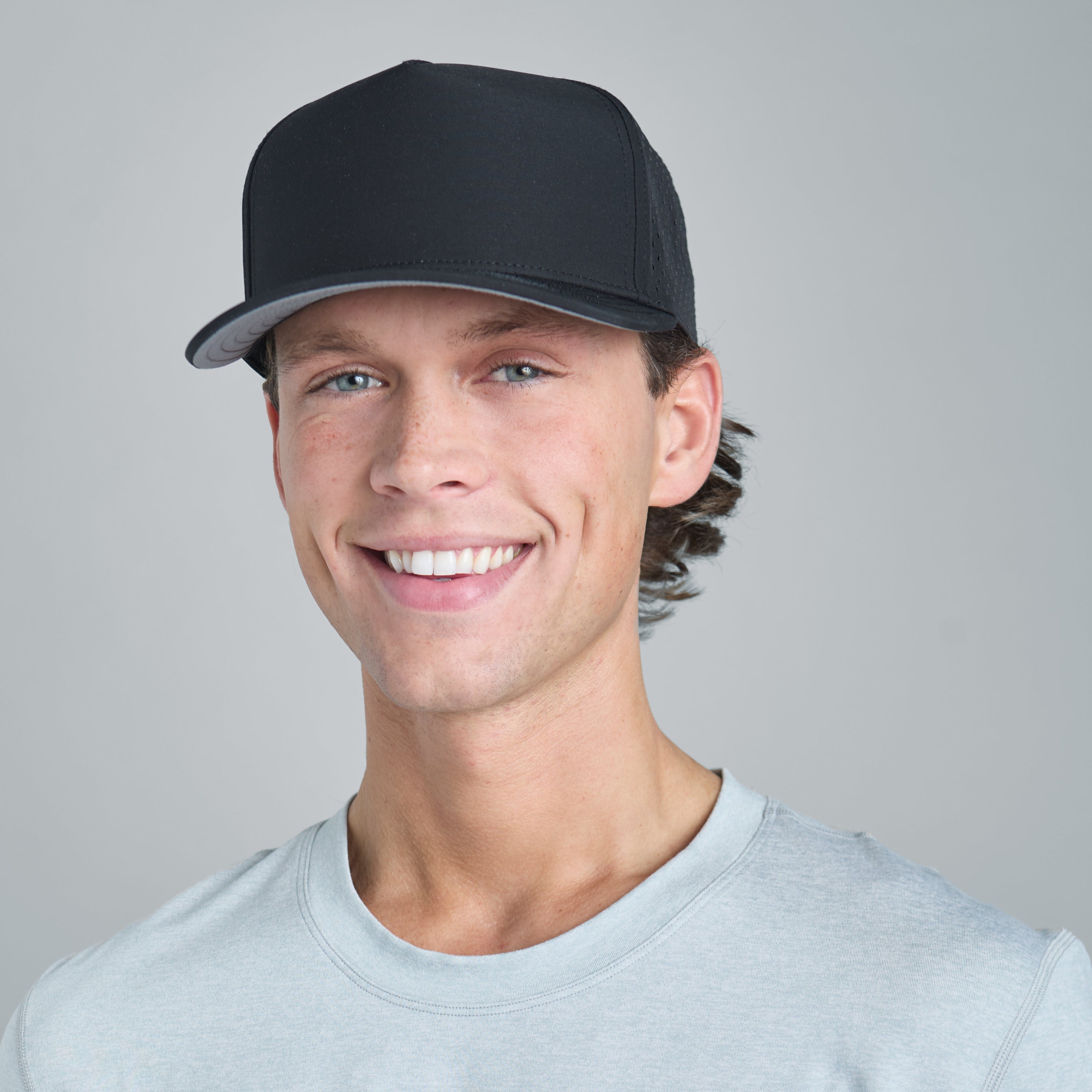 BLACK BREAKAWAY SNAPBACK